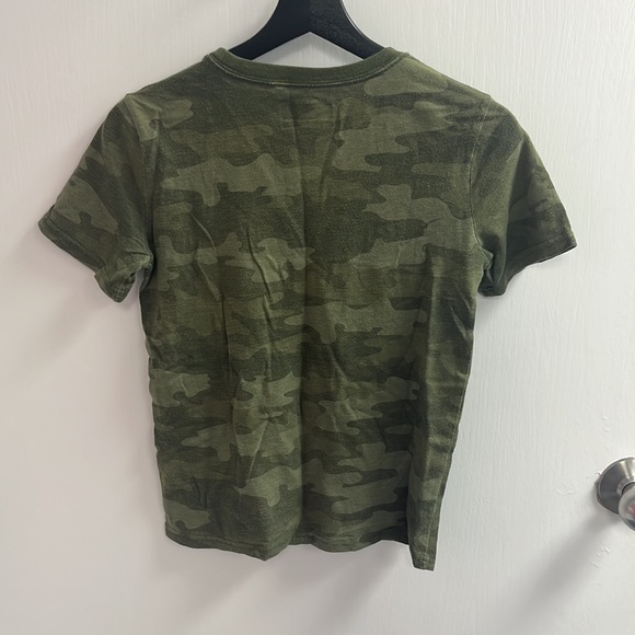 Eddie Bauer Boy’s Green Camo T-Shirt (3517) - Picture 3 of 4